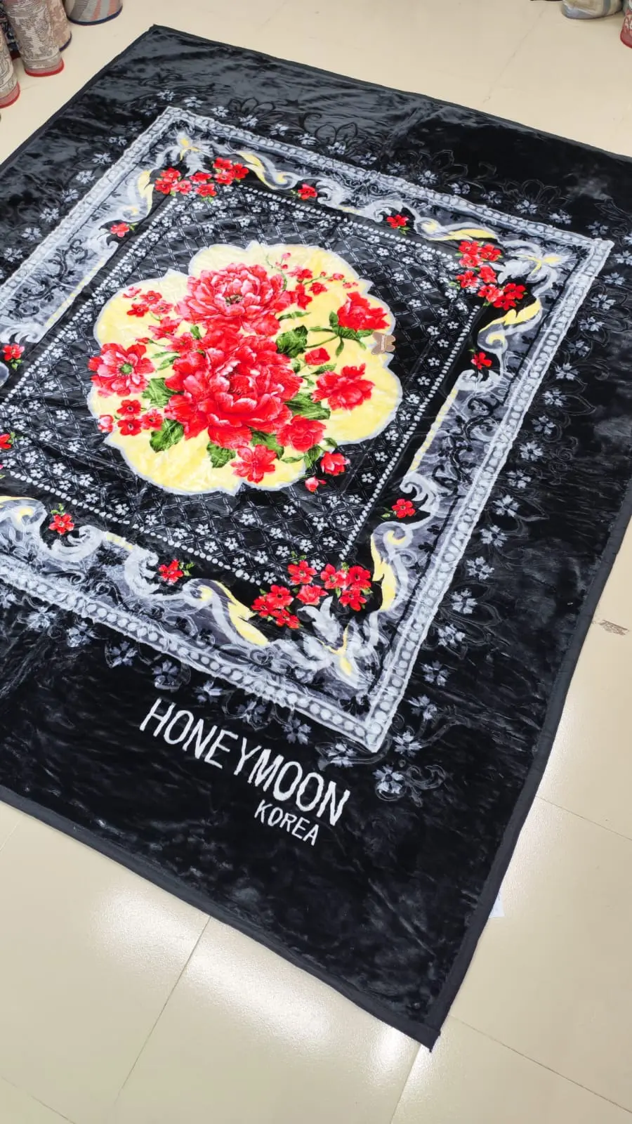 WhatsApp Image 2026-08-18 at 4.32.53 PM (1) Honeymoon Premium Blanket- 2 ply, 4.5 KG - Image 1